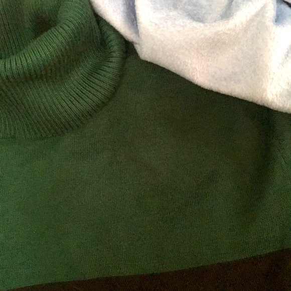 Colorblock turtleneck - Picture 2 of 3